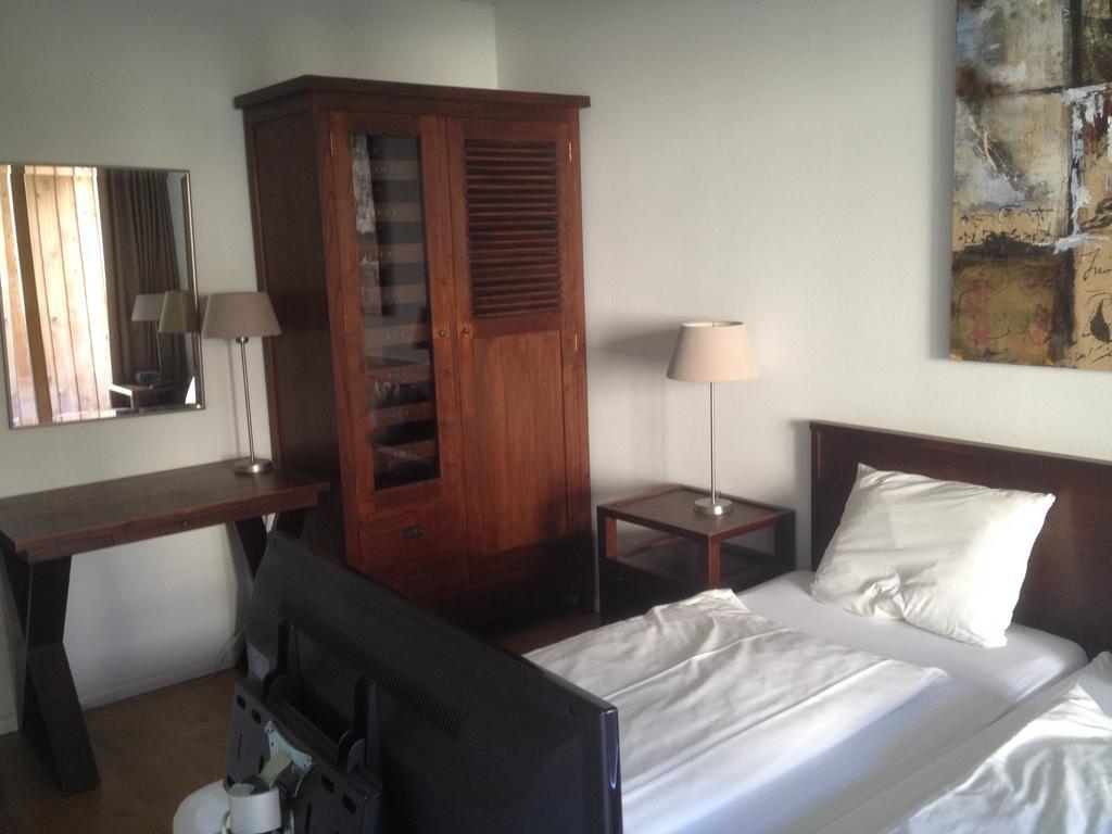 Marina Walensee Hotel Unterterzen ภายนอก รูปภาพ